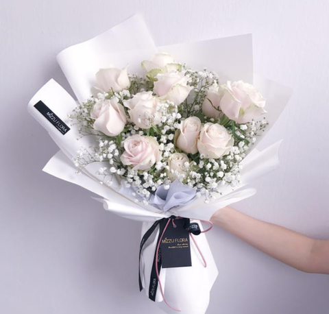 Baby Breaths & Roses